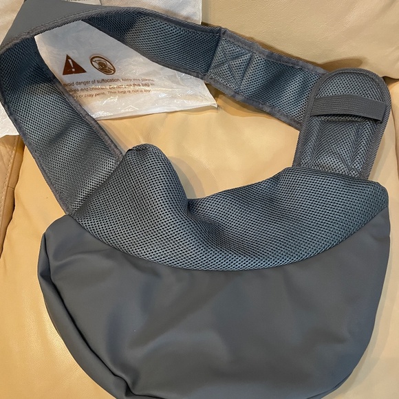 Small Dog Crossbody (NEW) - Picture 1 of 9